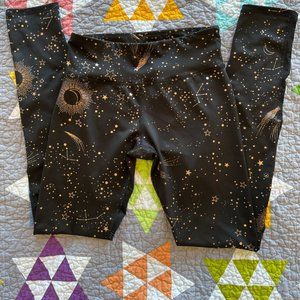 Old Navy Constellation Leggings 7/8 length high waist pockets (elevate GO DRY)